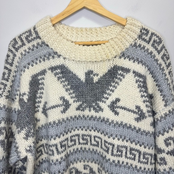 Vintage Handknit Cowichan Style Crewneck Sweater Size Medium - Picture 9 of 11